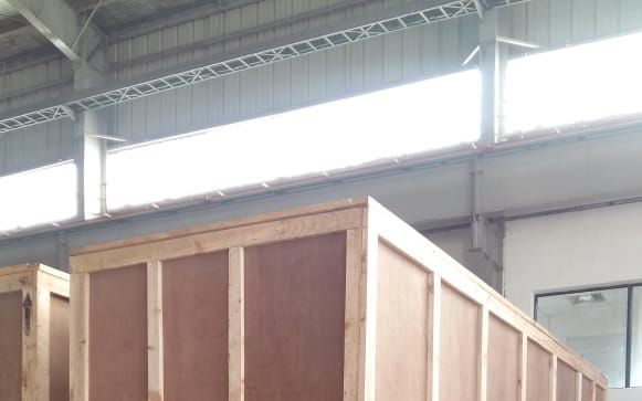 Fabricação de caixas de madeira para acondicionamento e transporte